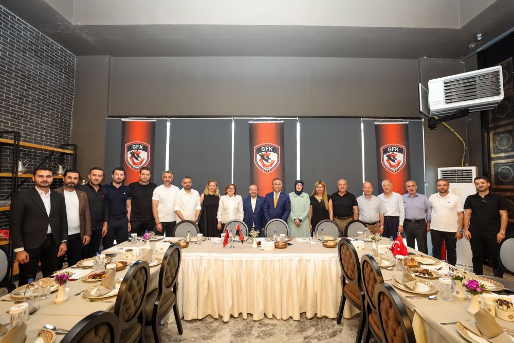 Seçil Kömürcü3-i6a6b0ce4888ac.jpg